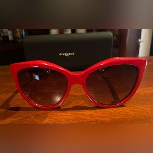 Givenchy Sunglasses 🕶️ 😎